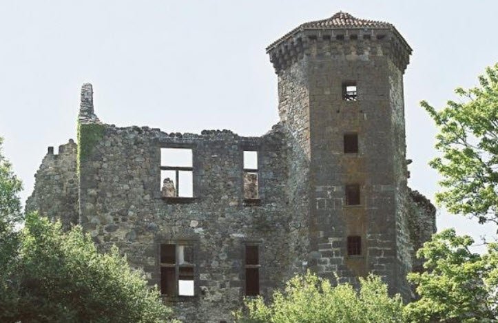 Château de Branzac, Pleaux, France
